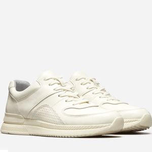 Everlane The Trainer